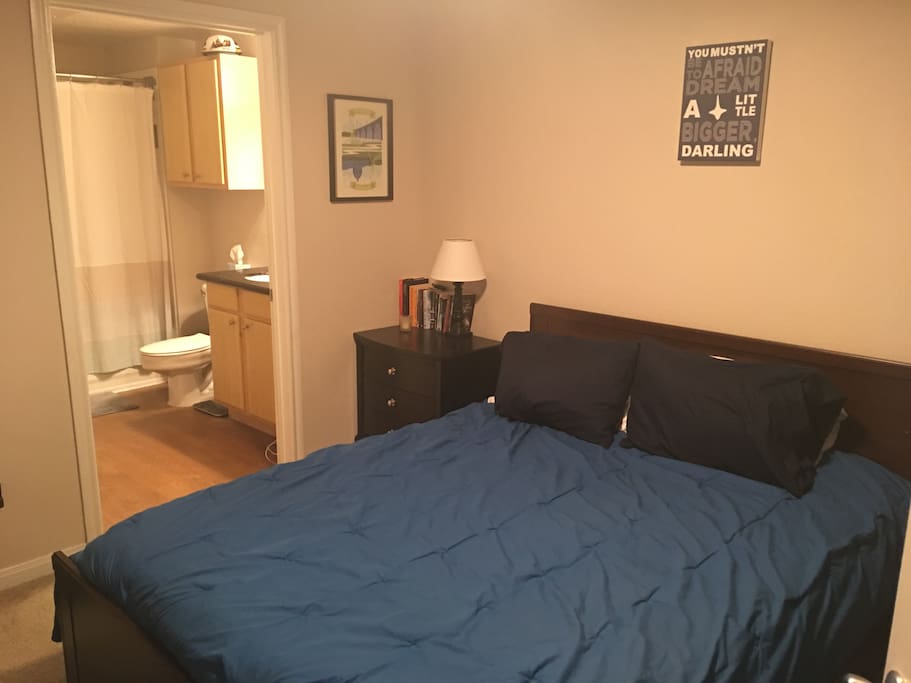 1 of 2 Queen Size beds with access to one of two bathrooms