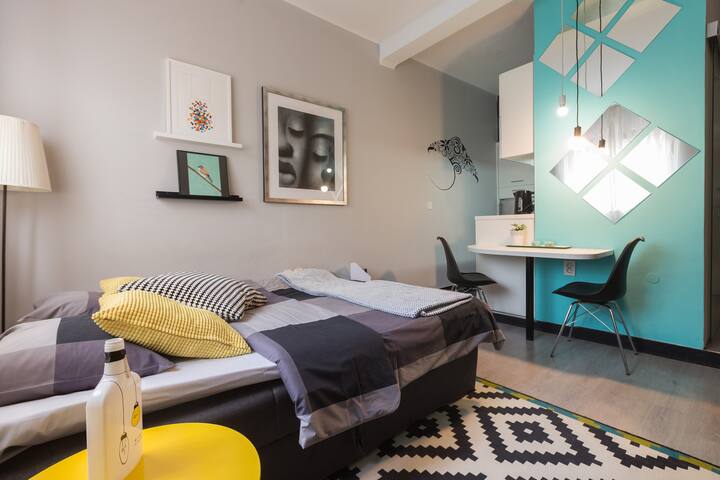 Cute Studio in City Center!