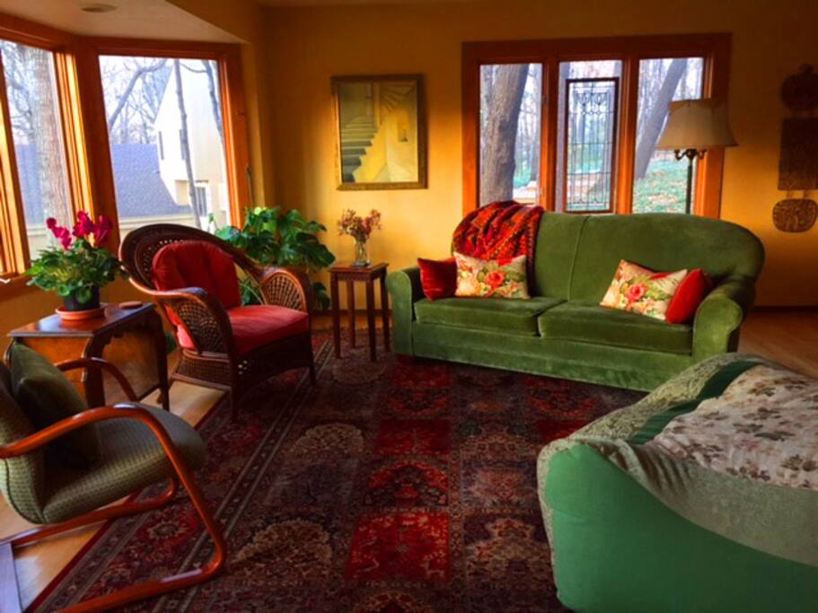Living room (has 9 windows)