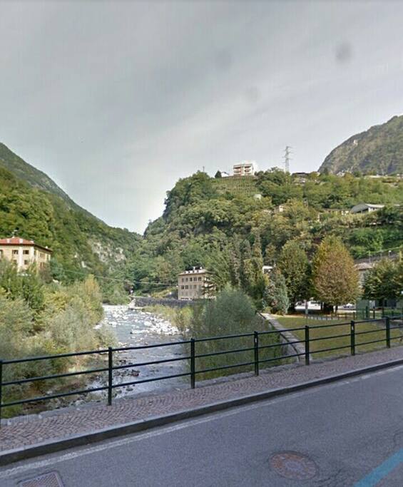Il torrente Mallero che scorre vicino a casa e rinfresca l'estate.