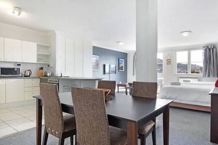 Supersize central studio in the heart of Cape Town