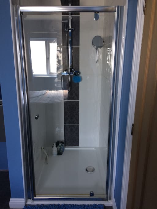 1200 x 900 double shower