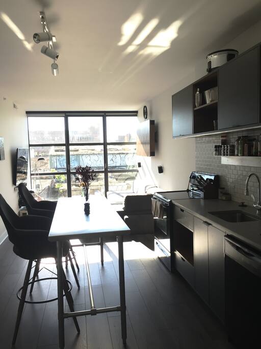 Kitchen & Dining Area