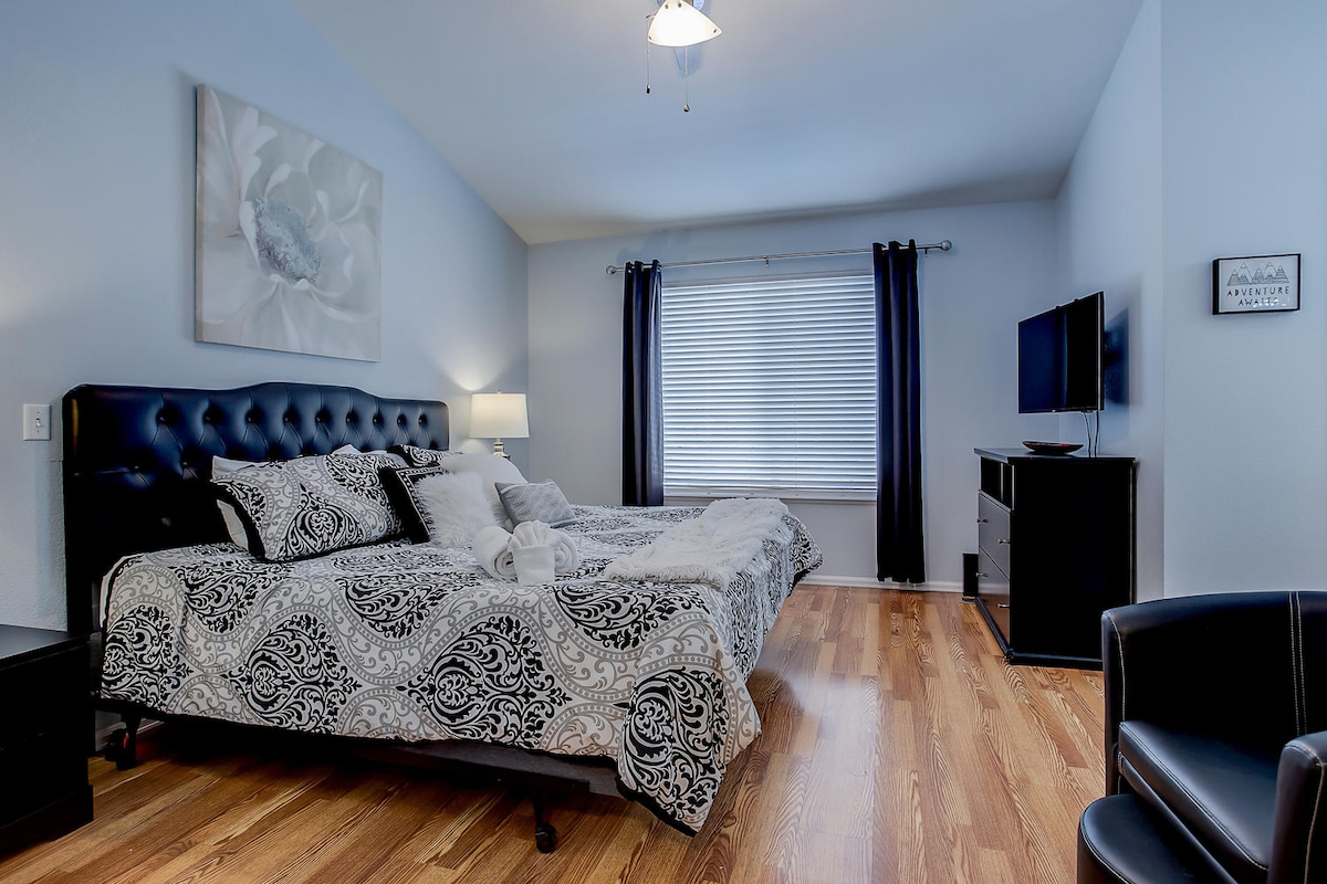 1st floor Master bedroom
King size bed
With attached MBA, and TV