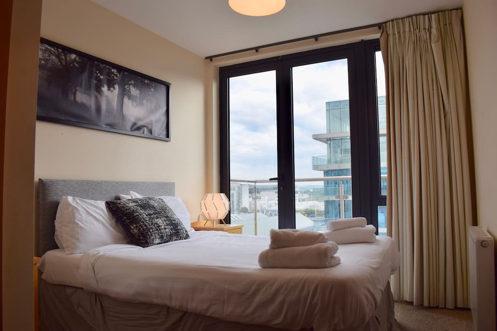 Master En-Suite Bedroom