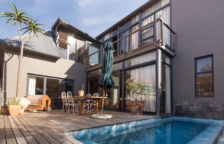 Beautiful home in the city – off the grid