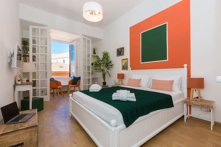 A Colorful View over Trastevere, Bright Space