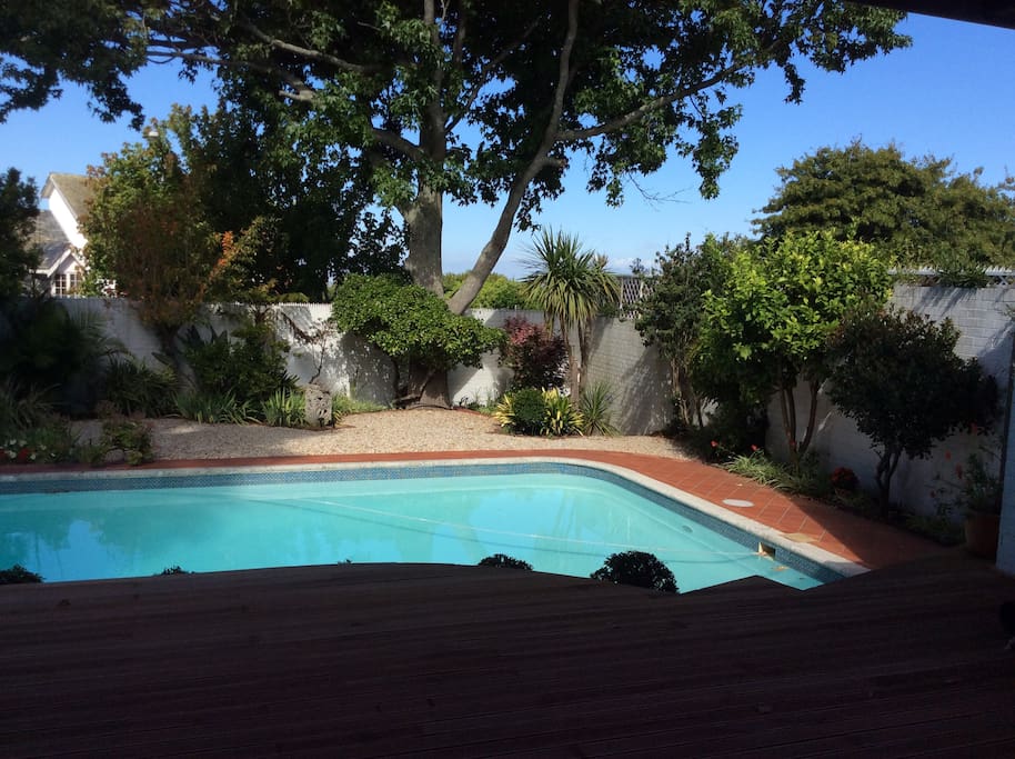 Private walled in garden & pool