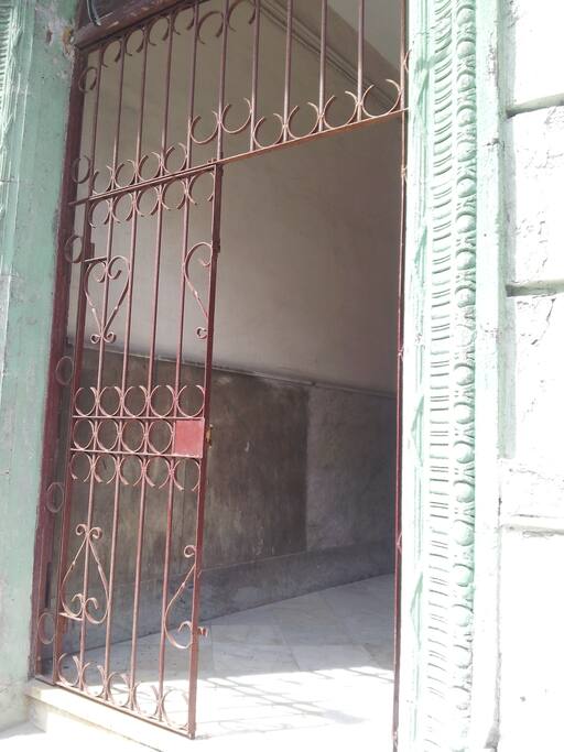 La entrada del Edificio
