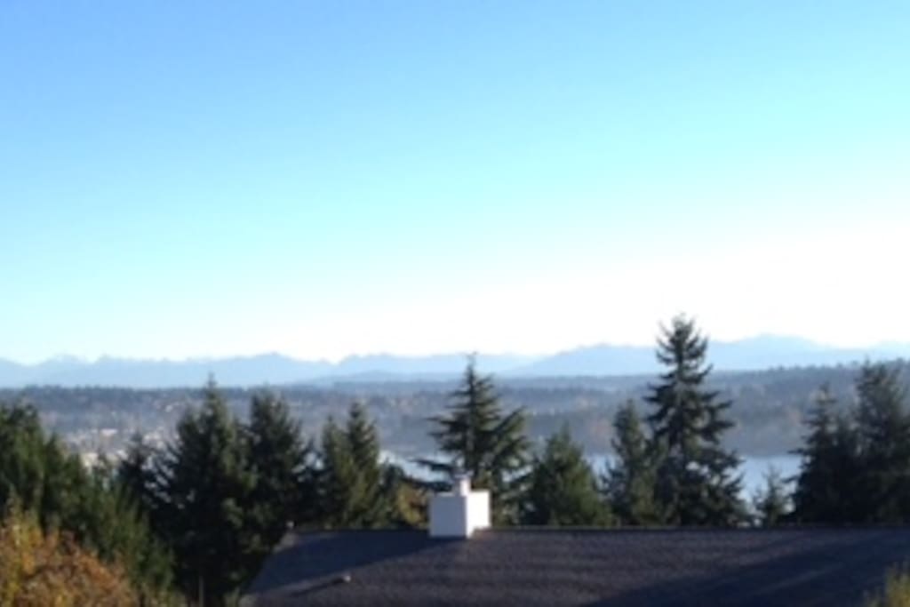 Cascade Mtns and Lake Washington