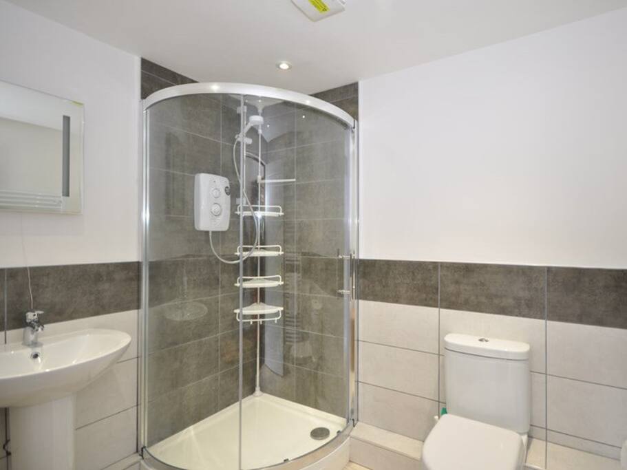 Ensuite shower room