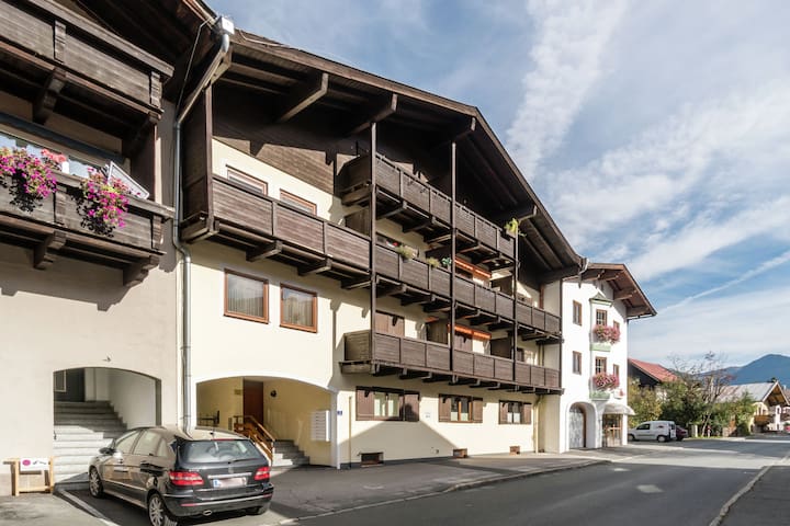 Quaint Apartment in Kitzbuhel near Ski Lift