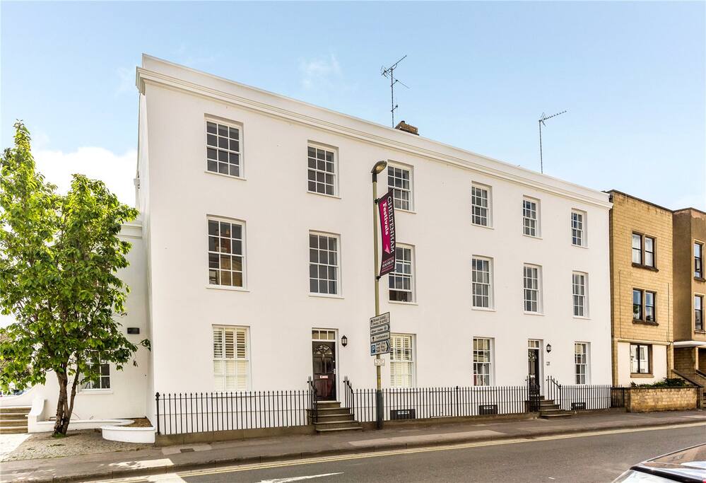 Photo showing Gainsborough House, Apartment 3 front door on the left