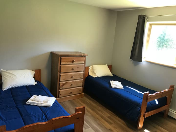 2 брачни кревета (широки 125 - 149