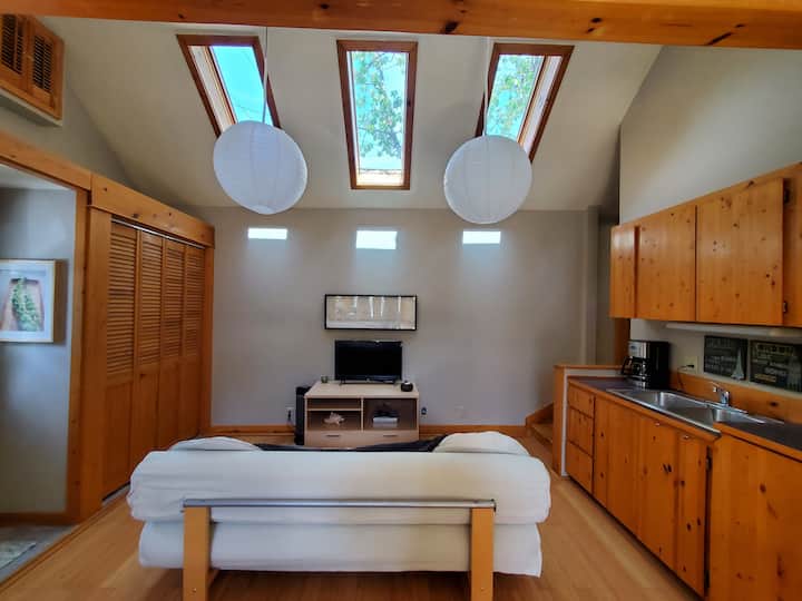 West Seattle Vacation Cottage Near Alki Beach ⛱️ Guesthouses for Rent