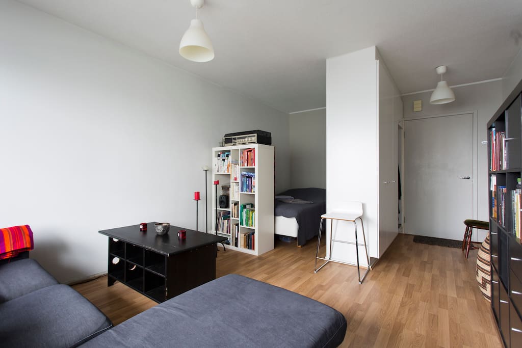 Sleeping alcove, 120cm wide bed.