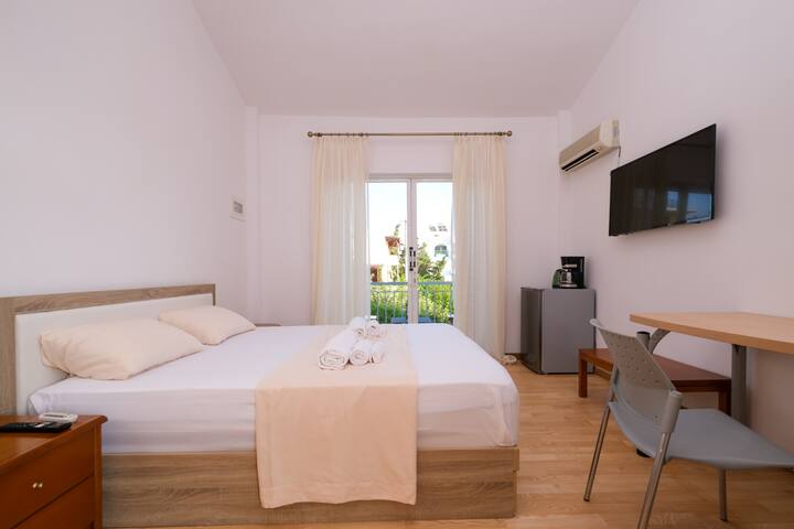 Glyfada relaxing studio.