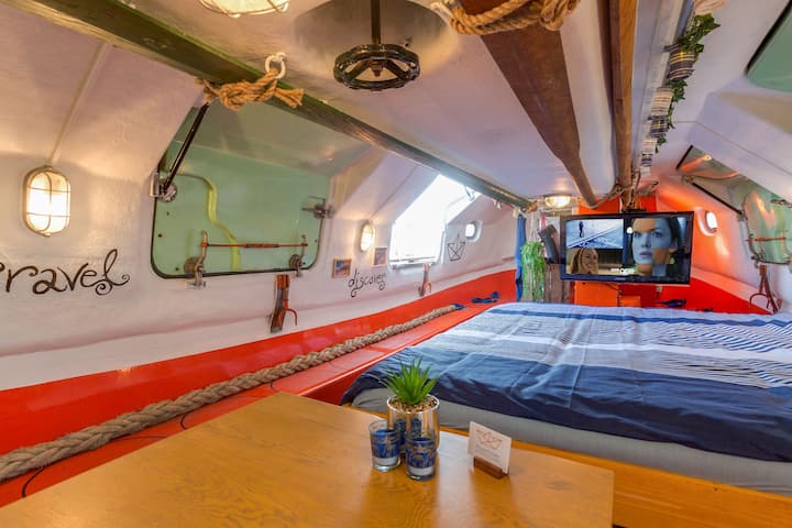 ภายในลานจอดเรือ