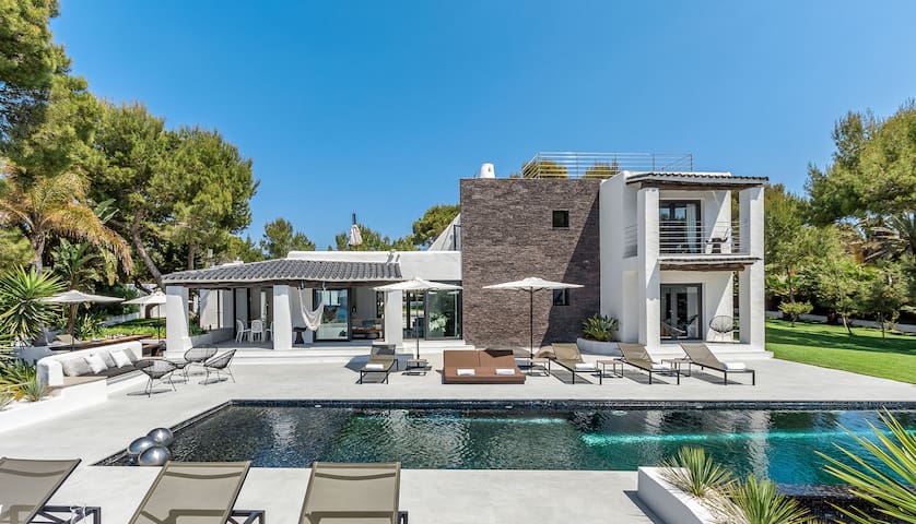 Es Vedra Views- Sea view- Pool- Garden- Sunset
