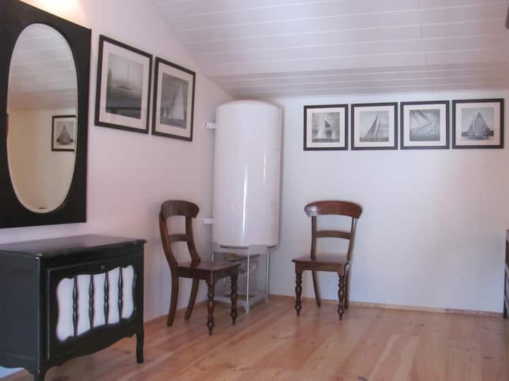 ชั้นบนข้างห้องนอน 1