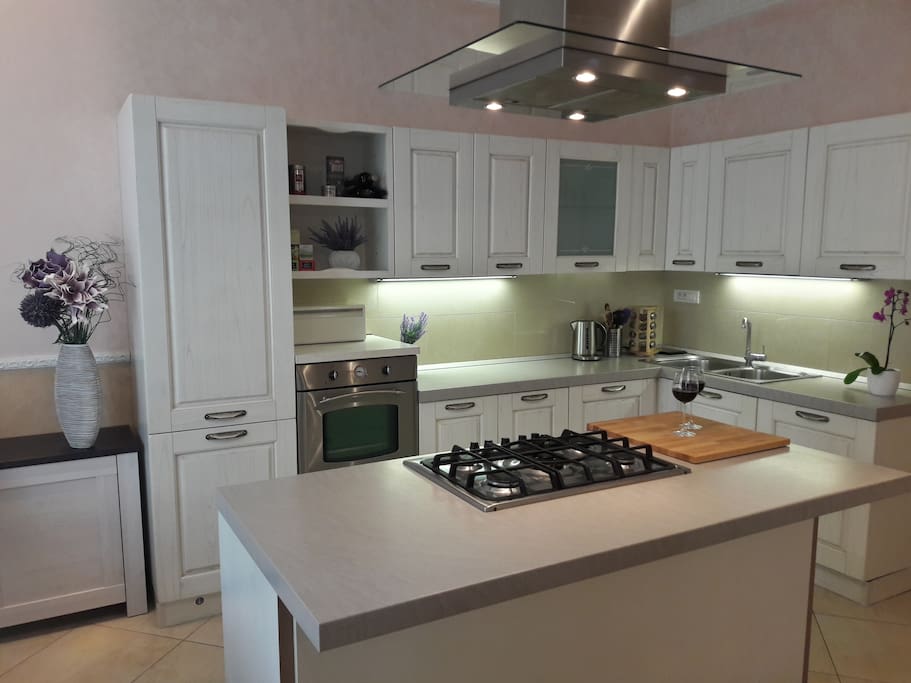 Fully equipped spacious kitchen