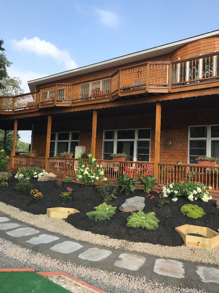 Luxurious, 4500 sq foot home in center of Windham Houses for Rent in