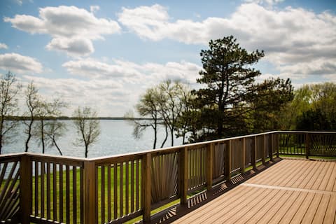 Shalom House on the Lake