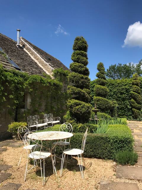 Escape to the country Cotswolds beautiful barn