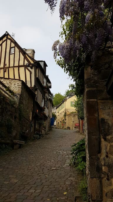 Jerzual street
