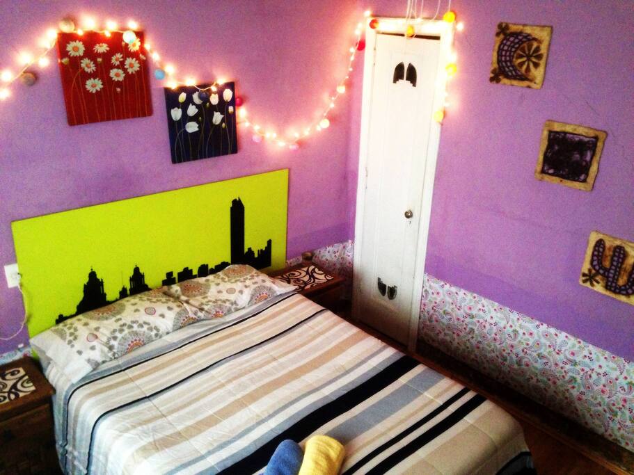 Double bed and closet.