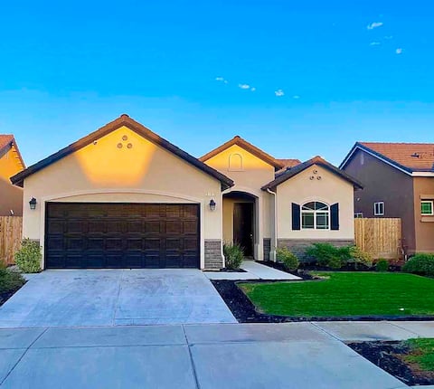 Clean, Cozy, Happy New Home in North Merced