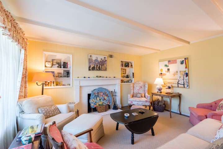 Spacious and comfortable 4BR/2BA home in Los Altos