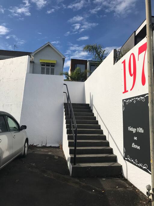 ENTRANCE TO PRIMROSE VILLA