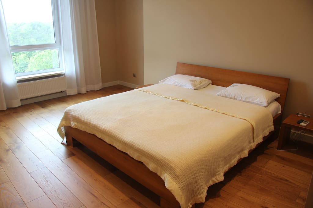 King size bed