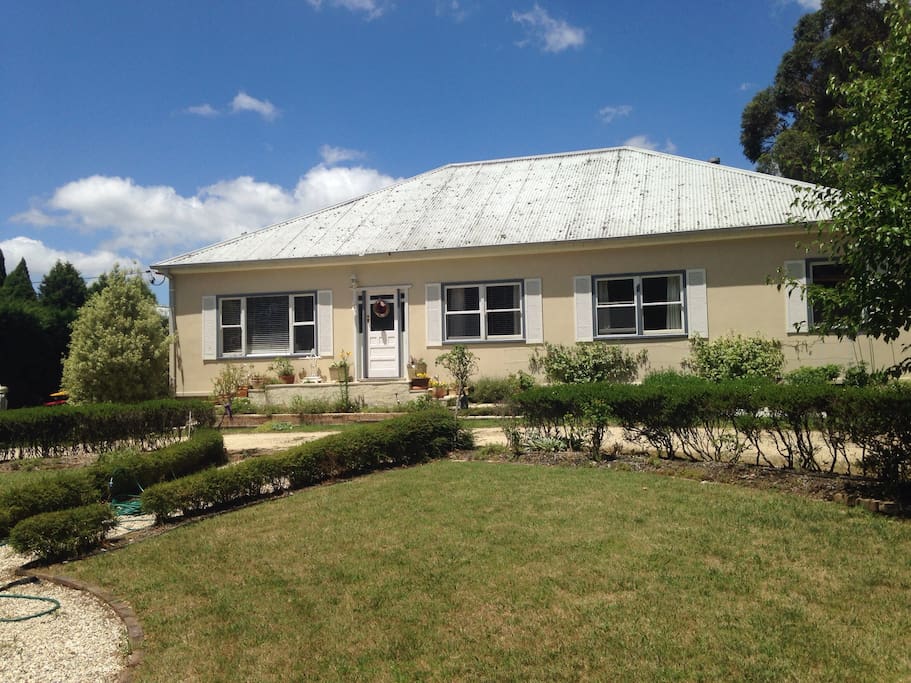 The front view of the cottage