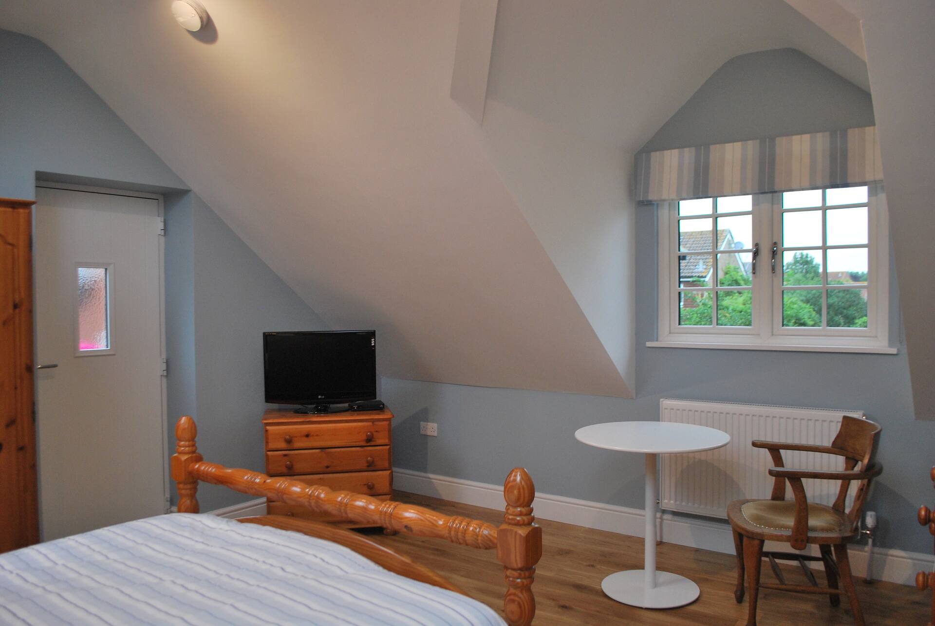 Self-contained annexe in village nr Harwell Campus