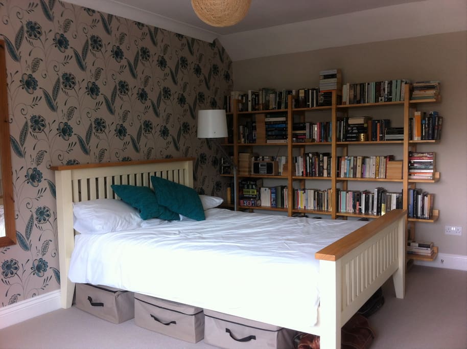 Large double bedroom