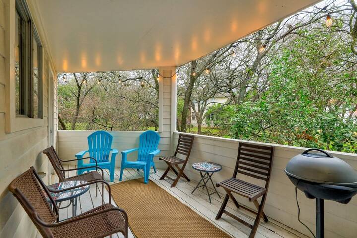 The Big Zilker. Minutes to it all! gallery image 5