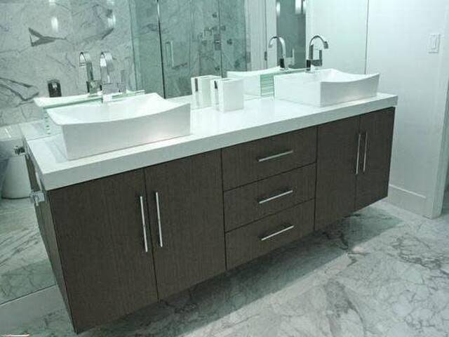 Luxurious, Hollywood Hills Modern Home with Views! gallery image 5