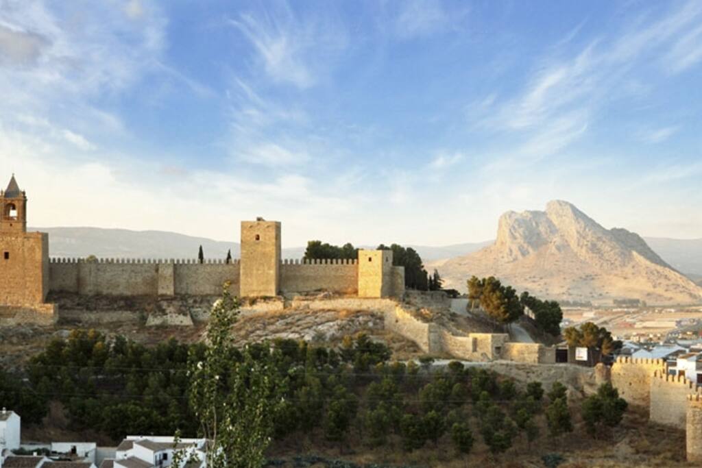 Alcazaba y Peña de los Enamorados