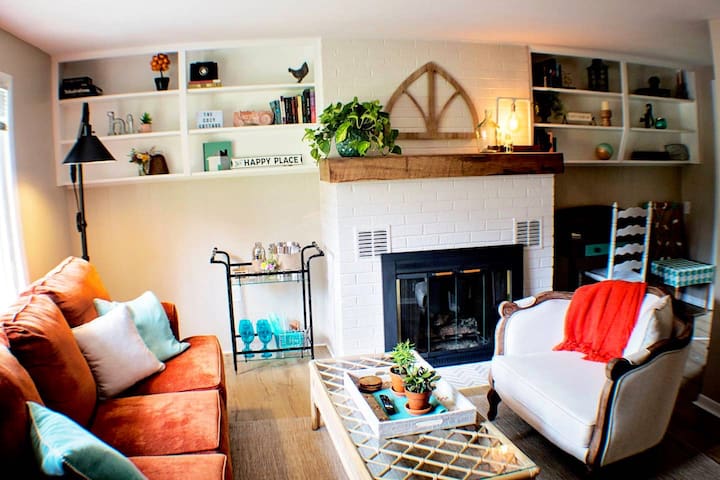 Cozy Cottage on 4 Acre Oasis 5 Mins from Nat. Park