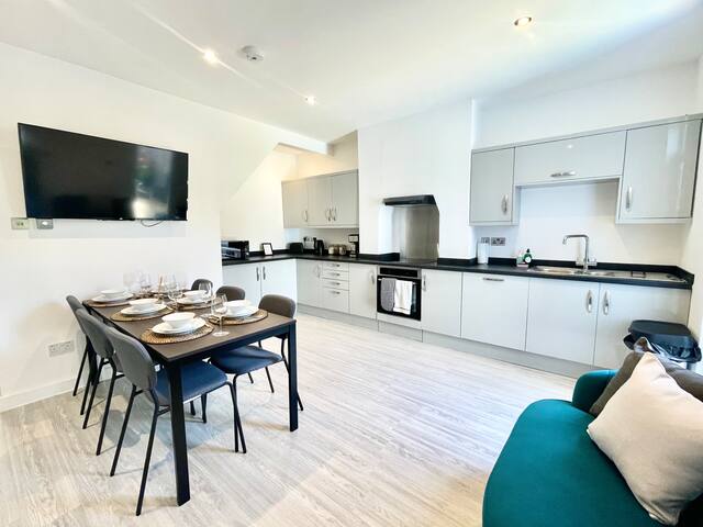 Gatton House. 3 Bedrooms, Sleeps 6 – BS2