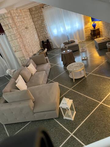 Villa panoramica con piscina gallery image 3