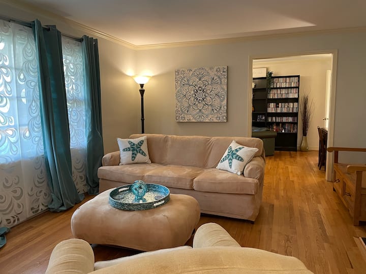 Wake Forest Univ.-walking Distance! 4bdrm/3bath - Winston-Salem, NC