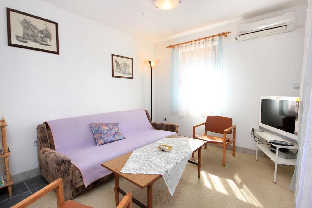 Living room, Surface: 13 m²