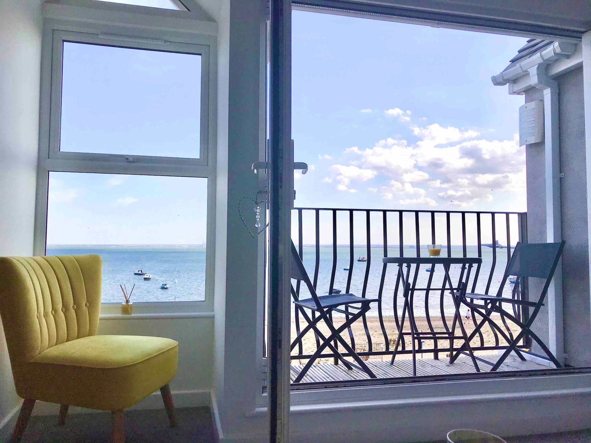Estuary Views Penthouse 🖤 Beachfront with Parking — foto 3