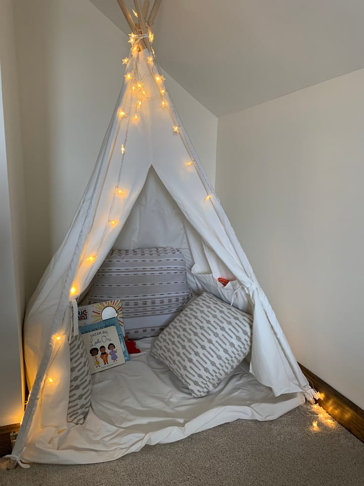 kids corner in upstairs bedroom w/ queen bed