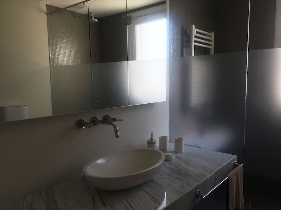 Baños nuevos y modernos