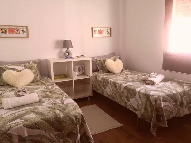 Perfecta ubicación. Piscina, playa, centro