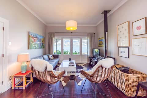 Popular Airbnb listing: Charming Seaside Villa in the Heart of Wainui in Banks Peninsula